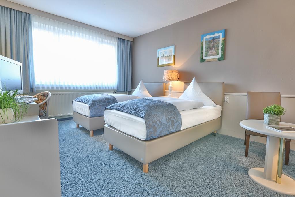 Hotel Kristall Weisswasser Ruang foto