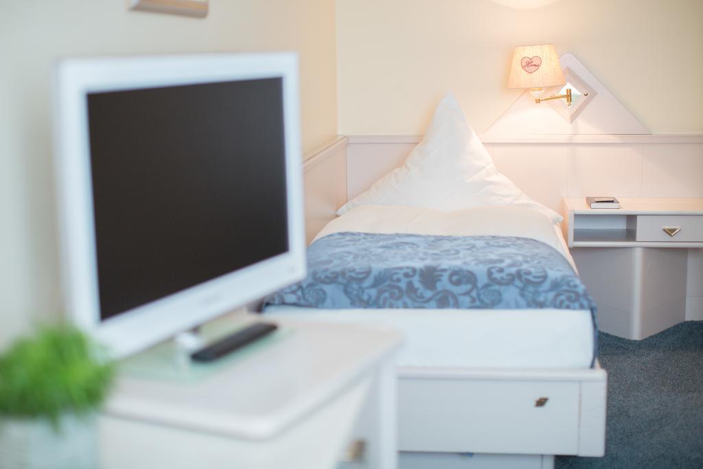 Hotel Kristall Weisswasser Ruang foto