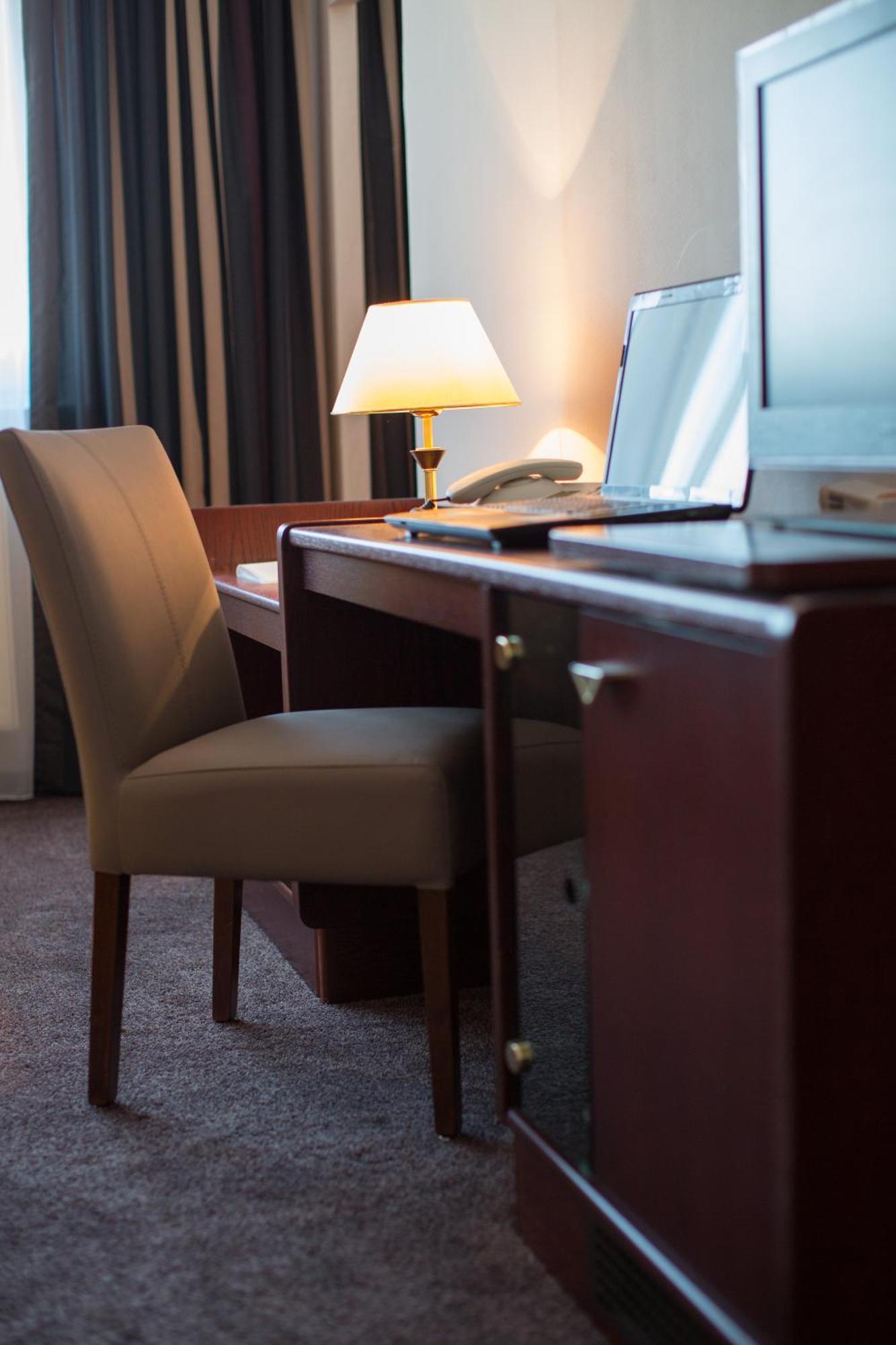 Hotel Kristall Weisswasser Bagian luar foto