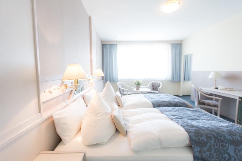 Hotel Kristall Weisswasser Bagian luar foto