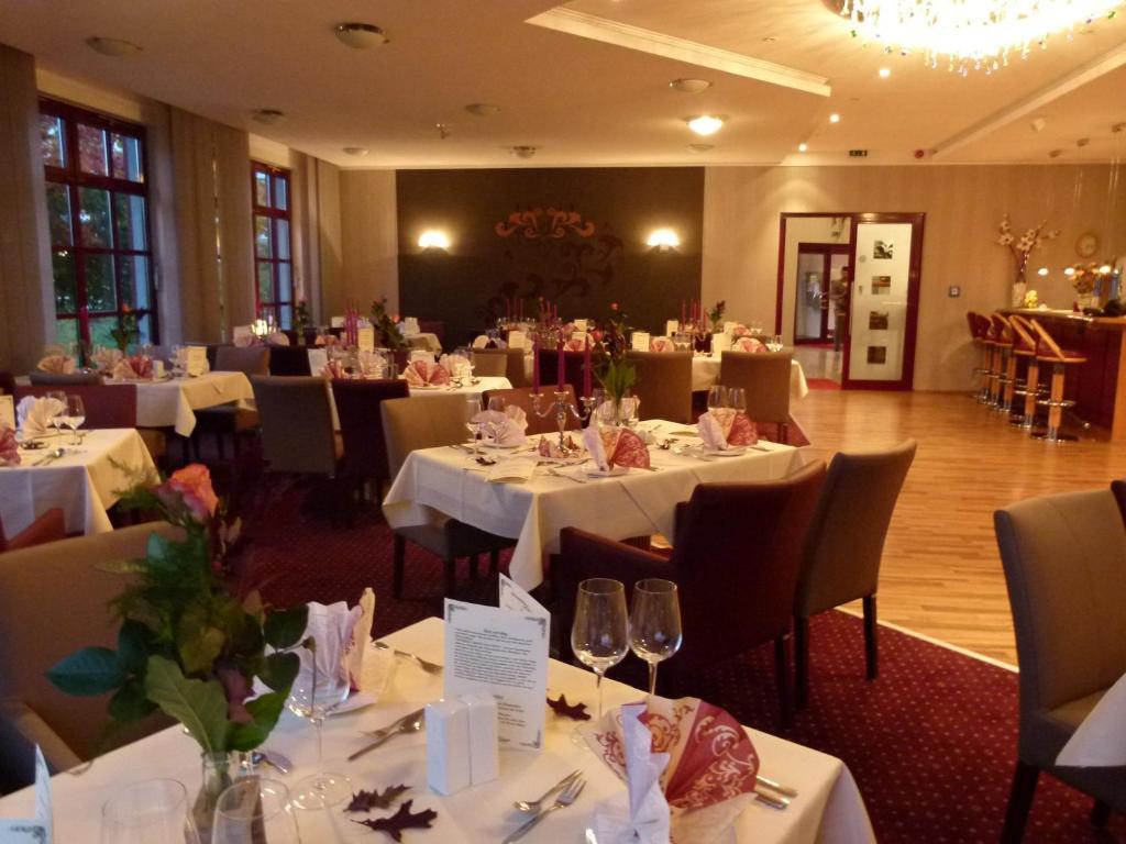 Hotel Kristall Weisswasser Bagian luar foto